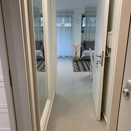 Cozy Studio In Filothei Garden City. Top Location. * Athens